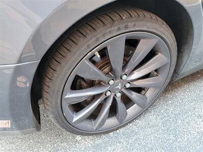 2013 Tesla Model S 85 -- 265 Miles on Full Charge --  1 Owner - NO Accident - Clean Title - Photo 28 - Wood Dale, IL 60191