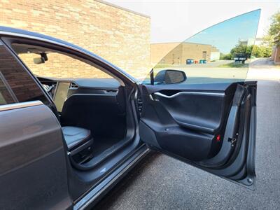 2013 Tesla Model S 85 -- 265 Miles on Full Charge --  1 Owner - NO Accident - Clean Title - Photo 19 - Wood Dale, IL 60191