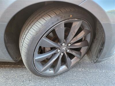 2013 Tesla Model S 85 -- 265 Miles on Full Charge --  1 Owner - NO Accident - Clean Title - Photo 30 - Wood Dale, IL 60191