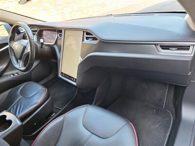 2013 Tesla Model S 85 -- 265 Miles on Full Charge --  1 Owner - NO Accident - Clean Title - Photo 17 - Wood Dale, IL 60191