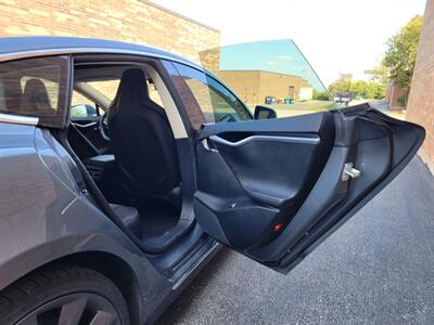 2013 Tesla Model S 85 -- 265 Miles on Full Charge --  1 Owner - NO Accident - Clean Title - Photo 21 - Wood Dale, IL 60191
