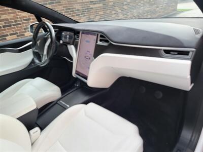 2017 Tesla Model X 75D AWD -- 3rd Row Seat  - Full-self Driving Computer - Ultra High Fidelity Sound - Autopilot - Subzero Weather Package - Premium Upgrades Package - Smart Air Suspension - Technology Package - NO Accident - Clean Title - Photo 41 - Wood Dale, IL 60191