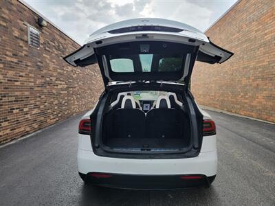 2017 Tesla Model X 75D AWD -- 3rd Row Seat  - Full-self Driving Computer - Ultra High Fidelity Sound - Autopilot - Subzero Weather Package - Premium Upgrades Package - Smart Air Suspension - Technology Package - NO Accident - Clean Title - Photo 4 - Wood Dale, IL 60191