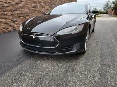 2013 Tesla Model S 60 -- FREE UNLIMITED SUPER CHARGING ---  200 Miles on Full Charge - Smart Air Suspension - Save $$$ on Gas - Charge & Drive - Clean Title - Photo 39 - Wood Dale, IL 60191