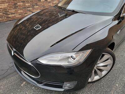 2013 Tesla Model S 60 -- FREE UNLIMITED SUPER CHARGING ---  200 Miles on Full Charge - Smart Air Suspension - Save $$$ on Gas - Charge & Drive - Clean Title - Photo 37 - Wood Dale, IL 60191