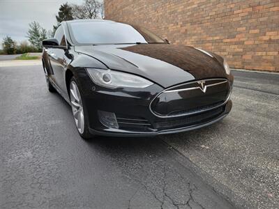 2013 Tesla Model S 60 -- FREE UNLIMITED SUPER CHARGING ---  200 Miles on Full Charge - Smart Air Suspension - Save $$$ on Gas - Charge & Drive - Clean Title - Photo 40 - Wood Dale, IL 60191