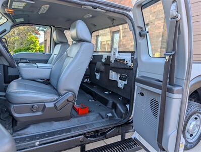 2012 Ford F-250 Super Duty XL 4X4 -- 6.2L Flex Fuel V8 385hp --  FX4 Off Road - All Serviced - NO Accident - Clean Title - Photo 18 - Wood Dale, IL 60191