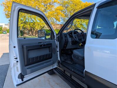 2012 Ford F-250 Super Duty XL 4X4 -- 6.2L Flex Fuel V8 385hp --  FX4 Off Road - All Serviced - NO Accident - Clean Title - Photo 14 - Wood Dale, IL 60191