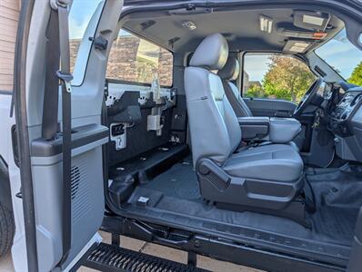 2012 Ford F-250 Super Duty XL 4X4 -- 6.2L Flex Fuel V8 385hp --  FX4 Off Road - All Serviced - NO Accident - Clean Title - Photo 19 - Wood Dale, IL 60191