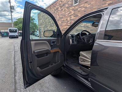 2015 GMC Sierra 1500 SLE 4X4 -- CREW CAB -- EcoTec3 5.3L V8 355hp - Navigation - Backup Camera - Bluetooth - Heated Seat - All Serviced - Clean Title - Photo 17 - Wood Dale, IL 60191