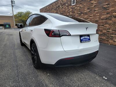 2022 Tesla Model Y Long Range AWD -- 7 PASSENGERS -  260 Miles on Full Charge - Full-Self Driving Computer - Autopilot - NO Accident - Clean Title - WARRANTY until 2030 - Photo 4 - Wood Dale, IL 60191
