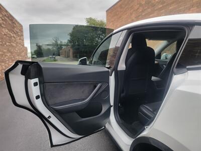 2022 Tesla Model Y Long Range AWD -- 7 PASSENGERS -  260 Miles on Full Charge - Full-Self Driving Computer - Autopilot - NO Accident - Clean Title - WARRANTY until 2030 - Photo 22 - Wood Dale, IL 60191