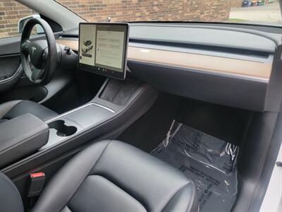 2022 Tesla Model Y Long Range AWD -- 7 PASSENGERS -  260 Miles on Full Charge - Full-Self Driving Computer - Autopilot - NO Accident - Clean Title - WARRANTY until 2030 - Photo 29 - Wood Dale, IL 60191