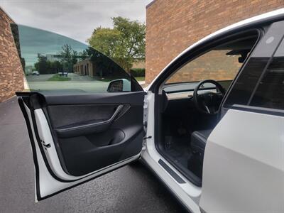 2022 Tesla Model Y Long Range AWD -- 7 PASSENGERS -  260 Miles on Full Charge - Full-Self Driving Computer - Autopilot - NO Accident - Clean Title - WARRANTY until 2030 - Photo 20 - Wood Dale, IL 60191