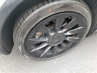 2022 Tesla Model Y Long Range AWD -- 7 PASSENGERS -  260 Miles on Full Charge - Full-Self Driving Computer - Autopilot - NO Accident - Clean Title - WARRANTY until 2030 - Photo 37 - Wood Dale, IL 60191