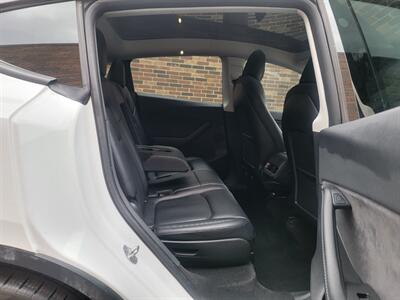 2022 Tesla Model Y Long Range AWD -- 7 PASSENGERS -  260 Miles on Full Charge - Full-Self Driving Computer - Autopilot - NO Accident - Clean Title - WARRANTY until 2030 - Photo 27 - Wood Dale, IL 60191