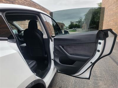 2022 Tesla Model Y Long Range AWD -- 7 PASSENGERS -  260 Miles on Full Charge - Full-Self Driving Computer - Autopilot - NO Accident - Clean Title - WARRANTY until 2030 - Photo 23 - Wood Dale, IL 60191