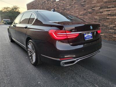 2017 BMW 750Li xDrive - 4.4L Twin Turbo V8 445hp -  Navigation - Backup Camera - Fully Loaded - All Serviced - Canada Edition - Clean Title - Photo 4 - Wood Dale, IL 60191