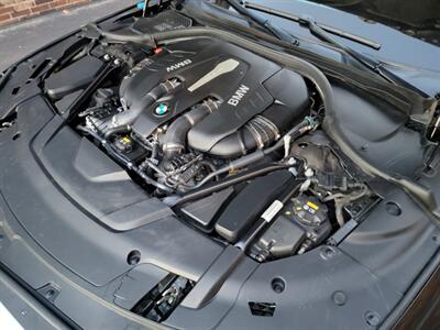 2017 BMW 750Li xDrive - 4.4L Twin Turbo V8 445hp -  Navigation - Backup Camera - Fully Loaded - All Serviced - Canada Edition - Clean Title - Photo 30 - Wood Dale, IL 60191