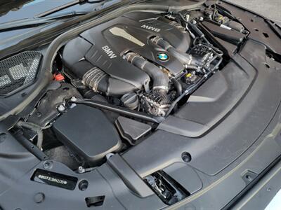 2017 BMW 750Li xDrive - 4.4L Twin Turbo V8 445hp -  Navigation - Backup Camera - Fully Loaded - All Serviced - Canada Edition - Clean Title - Photo 31 - Wood Dale, IL 60191