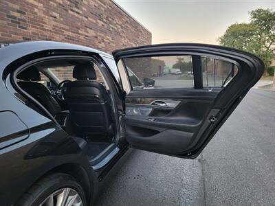 2017 BMW 750Li xDrive - 4.4L Twin Turbo V8 445hp -  Navigation - Backup Camera - Fully Loaded - All Serviced - Canada Edition - Clean Title - Photo 14 - Wood Dale, IL 60191