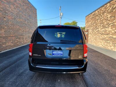 2017 Dodge Grand Caravan SXT -- Power Sliding Doors - Pentastar 3.6L Engine  - Backup Camera - Bluetooth - NO Accident - Clean Title - Photo 8 - Wood Dale, IL 60191