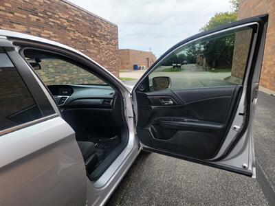 2013 Honda Accord EX -- Backup Camera - Bluetooth - Sunroof  Sideview Camera - Clean Title - All Serviced - Photo 16 - Wood Dale, IL 60191