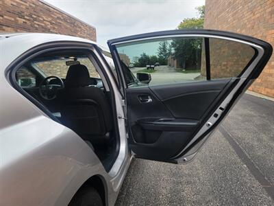 2013 Honda Accord EX -- Backup Camera - Bluetooth - Sunroof  Sideview Camera - Clean Title - All Serviced - Photo 18 - Wood Dale, IL 60191