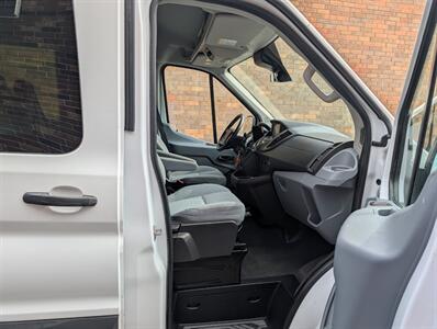 2016 Ford Transit 350 XLT - 15 Passengers - Navigation - Backup Camera - Bluetooth - NO Accident - Clean Title - All Serviced - Photo 18 - Wood Dale, IL 60191