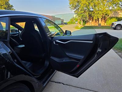 2017 Tesla Model S P100D AWD -- Performance with Ludicrous Mode -  Full Self-Driving Computer - Auto Pilot - Ultra High Fidelity Sound - Subzero Weather Package - Premium Upgrades Package - Smart Air Suspension - Photo 25 - Wood Dale, IL 60191