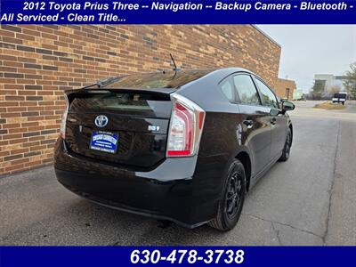 2012 Toyota Prius Three -- Navigation -- Backup Camera - Bluetooth - All Serviced - Clean Title - Photo 2 - Wood Dale, IL 60191