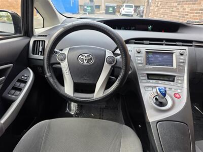 2012 Toyota Prius Three -- Navigation -- Backup Camera - Bluetooth - All Serviced - Clean Title - Photo 12 - Wood Dale, IL 60191