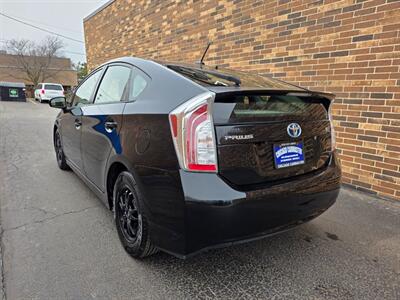 2012 Toyota Prius Three -- Navigation -- Backup Camera - Bluetooth - All Serviced - Clean Title - Photo 4 - Wood Dale, IL 60191