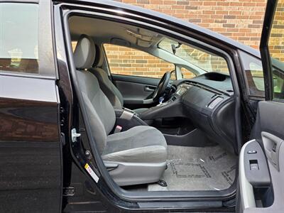 2012 Toyota Prius Three -- Navigation -- Backup Camera - Bluetooth - All Serviced - Clean Title - Photo 20 - Wood Dale, IL 60191