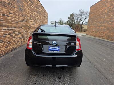 2012 Toyota Prius Three -- Navigation -- Backup Camera - Bluetooth - All Serviced - Clean Title - Photo 8 - Wood Dale, IL 60191