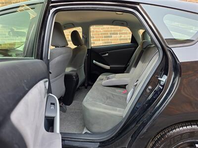 2012 Toyota Prius Three -- Navigation -- Backup Camera - Bluetooth - All Serviced - Clean Title - Photo 21 - Wood Dale, IL 60191