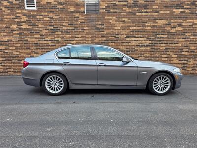 2012 BMW 535i xDrive AWD -- Navigation - Backup Camera -  Bluetooth - Sunroof - NO Accident - Clean Title - All Serviced - Photo 5 - Wood Dale, IL 60191