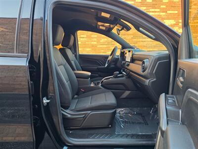 2025 Chevrolet Colorado Work Truck -- Only 11K Miles -- Navigation -  TurboMax 2.7L Turbo I4 310hp - Backup Camera - Bluetooth - Crew Cab - All Serviced - Clean Title - Warranty - Photo 22 - Wood Dale, IL 60191