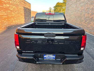 2025 Chevrolet Colorado Work Truck -- Only 11K Miles -- Navigation -  TurboMax 2.7L Turbo I4 310hp - Backup Camera - Bluetooth - Crew Cab - All Serviced - Clean Title - Warranty - Photo 6 - Wood Dale, IL 60191