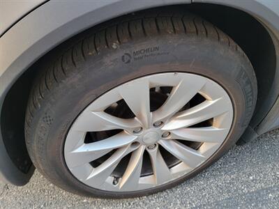 2016 Tesla Model X 75D AWD -- Only 57K Miles - Miles on Full Charge - 3rd Row Seat - Ultra High Fidelity Sound - Autopilot - Subzero Weather Package - Premium Upgrades Package - Smart Air Suspension - Technology Package - Clean Title - Photo 36 - Wood Dale, IL 60191