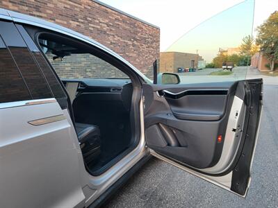 2016 Tesla Model X 75D AWD -- Only 57K Miles - Miles on Full Charge - 3rd Row Seat - Ultra High Fidelity Sound - Autopilot - Subzero Weather Package - Premium Upgrades Package - Smart Air Suspension - Technology Package - Clean Title - Photo 22 - Wood Dale, IL 60191