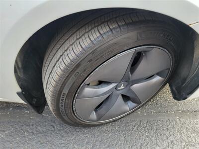 2018 Tesla Model 3 Long Range -- Full Self-driving Included -  260 Miles on Full Charge - Premium Audio System - NO Accident - Clean Title - Photo 36 - Wood Dale, IL 60191