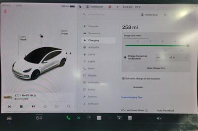 2018 Tesla Model 3 Long Range -- Full Self-driving Included -  260 Miles on Full Charge - Premium Audio System - NO Accident - Clean Title - Photo 10 - Wood Dale, IL 60191