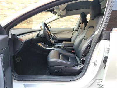 2018 Tesla Model 3 Long Range -- Full Self-driving Included -  260 Miles on Full Charge - Premium Audio System - NO Accident - Clean Title - Photo 26 - Wood Dale, IL 60191