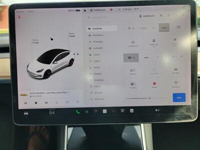 2018 Tesla Model 3 Long Range -- Full Self-driving Included -  260 Miles on Full Charge - Premium Audio System - NO Accident - Clean Title - Photo 11 - Wood Dale, IL 60191