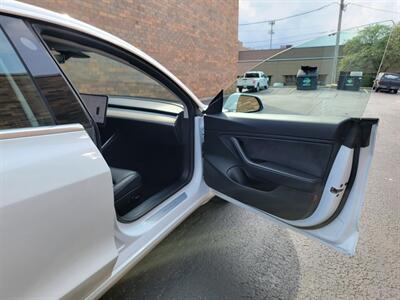2018 Tesla Model 3 Long Range -- Full Self-driving Included -  260 Miles on Full Charge - Premium Audio System - NO Accident - Clean Title - Photo 23 - Wood Dale, IL 60191
