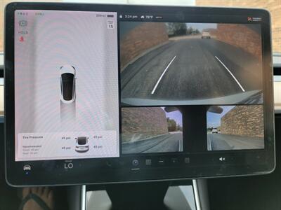 2018 Tesla Model 3 Long Range -- Full Self-driving Included -  260 Miles on Full Charge - Premium Audio System - NO Accident - Clean Title - Photo 21 - Wood Dale, IL 60191