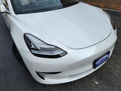2018 Tesla Model 3 Long Range -- Full Self-driving Included -  260 Miles on Full Charge - Premium Audio System - NO Accident - Clean Title - Photo 38 - Wood Dale, IL 60191