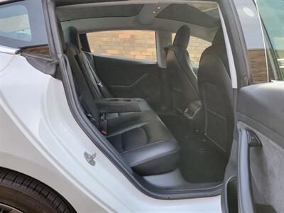 2018 Tesla Model 3 Long Range -- Full Self-driving Included -  260 Miles on Full Charge - Premium Audio System - NO Accident - Clean Title - Photo 29 - Wood Dale, IL 60191