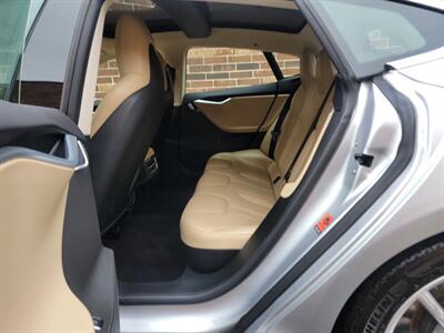 2015 Tesla Model S 85 -- 275 Miles on Full Charge --  Ultra High Fidelity Sound - Autopilot - Tech Package with Autopilot - All Serviced - Clean Title - Photo 24 - Wood Dale, IL 60191